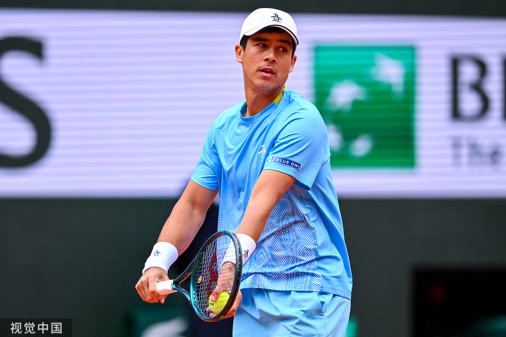 关于日本网球队横扫英国网球队，德约科维奇完成帽子戏法的信息