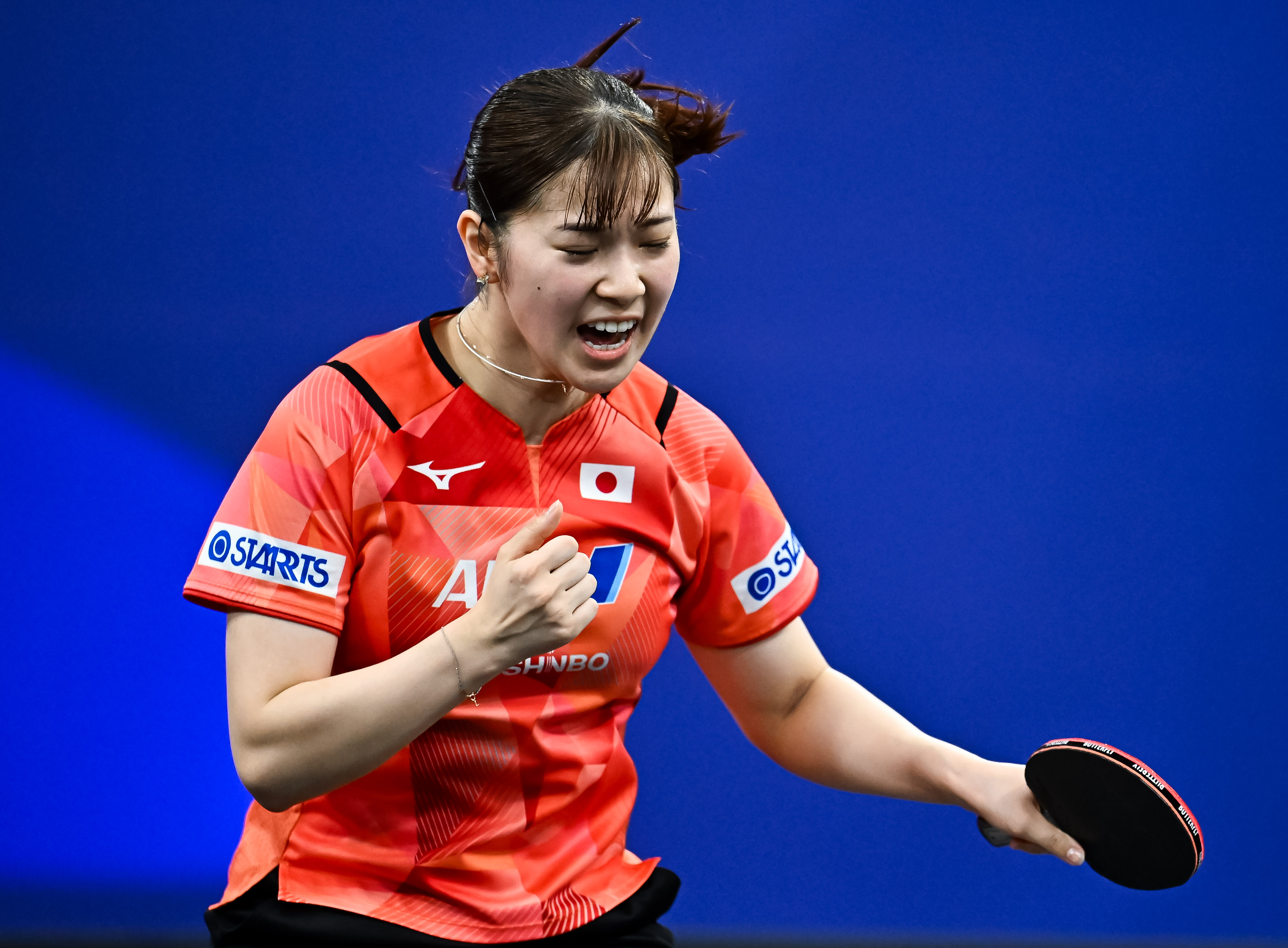 日本乒乓球队鏖战韩国乒乓球队，许昕完成帽子戏法