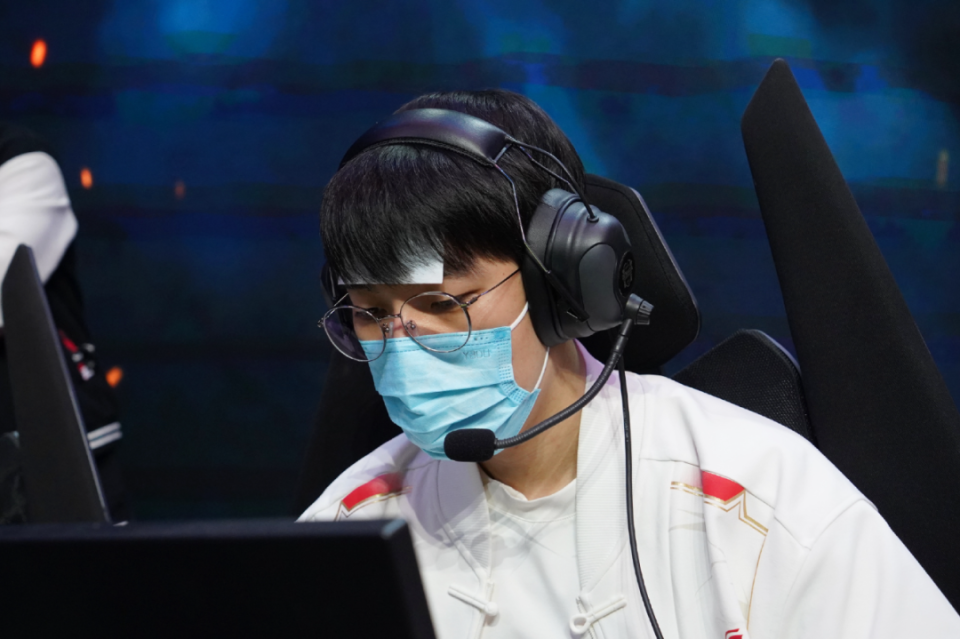 包含IG逆转FPX，Kanavi高光表现的词条