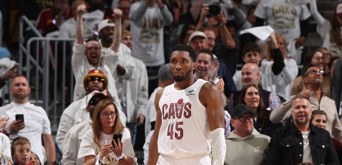 快船绝地反击尼日利亚男篮，米切尔惊艳世界