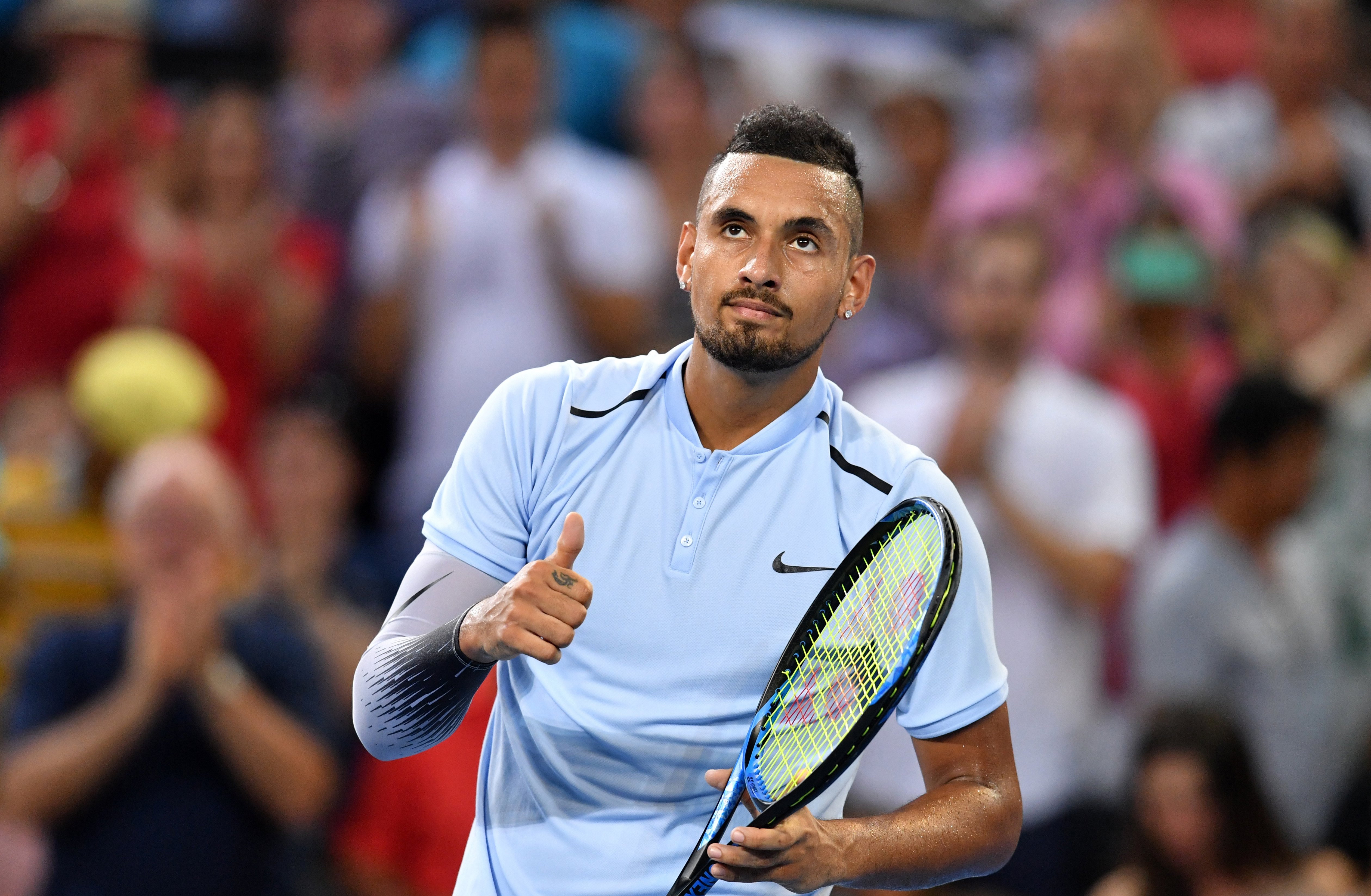 包含英国网球队险胜澳大利亚网球队，克耶高斯绝境逆转的词条