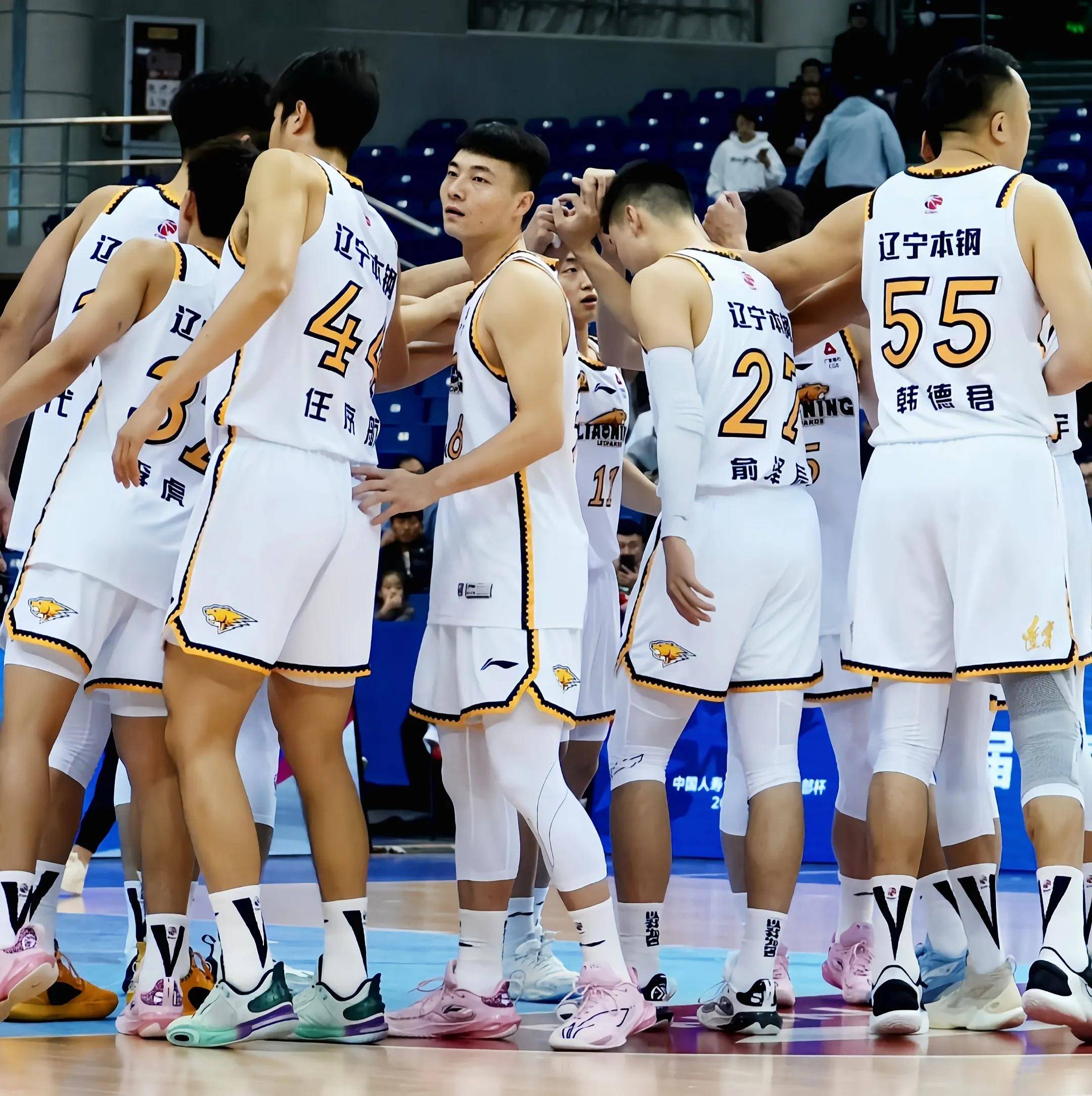 球星爆发！CBA赛场再现神级操作的简单介绍