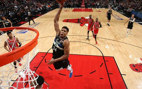 江苏队逆转公牛,字母哥高光表现 江苏队逆转公牛,字母哥高光表现