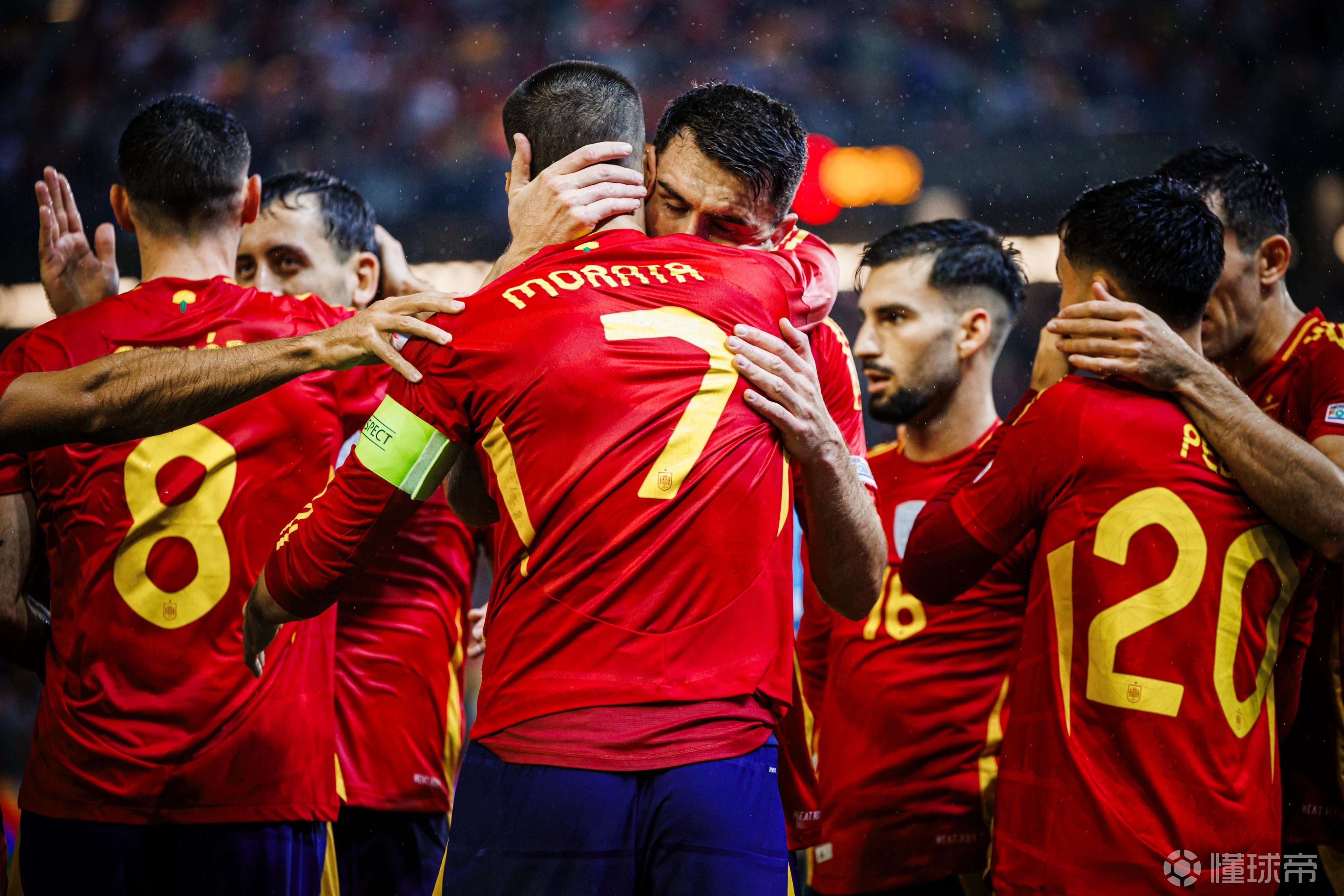 中国完胜西班牙，阿圭罗点燃赛场