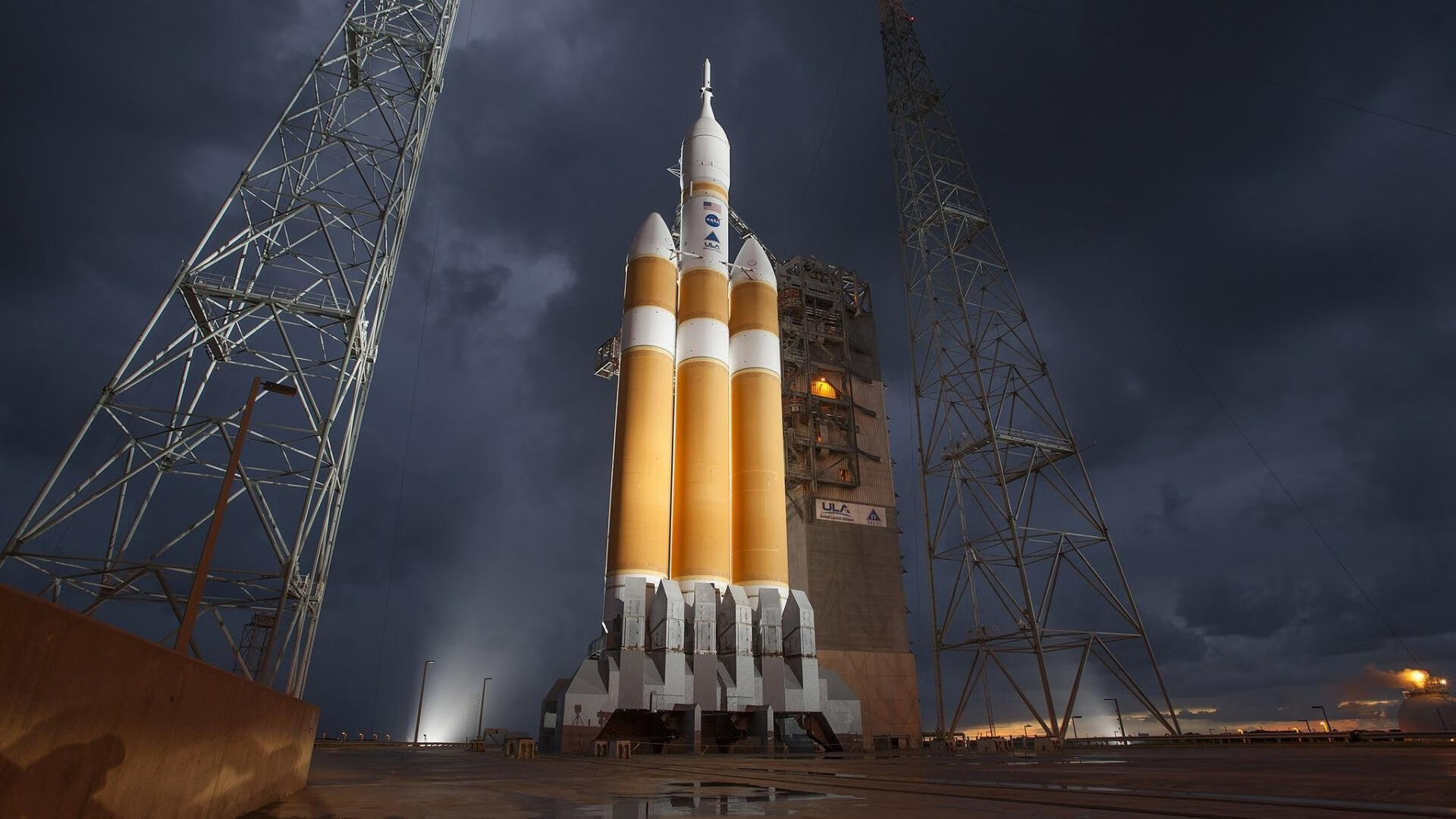 浓眉于无声处听惊雷，暴风雨之夜，他铺开一道不愈的鸿沟