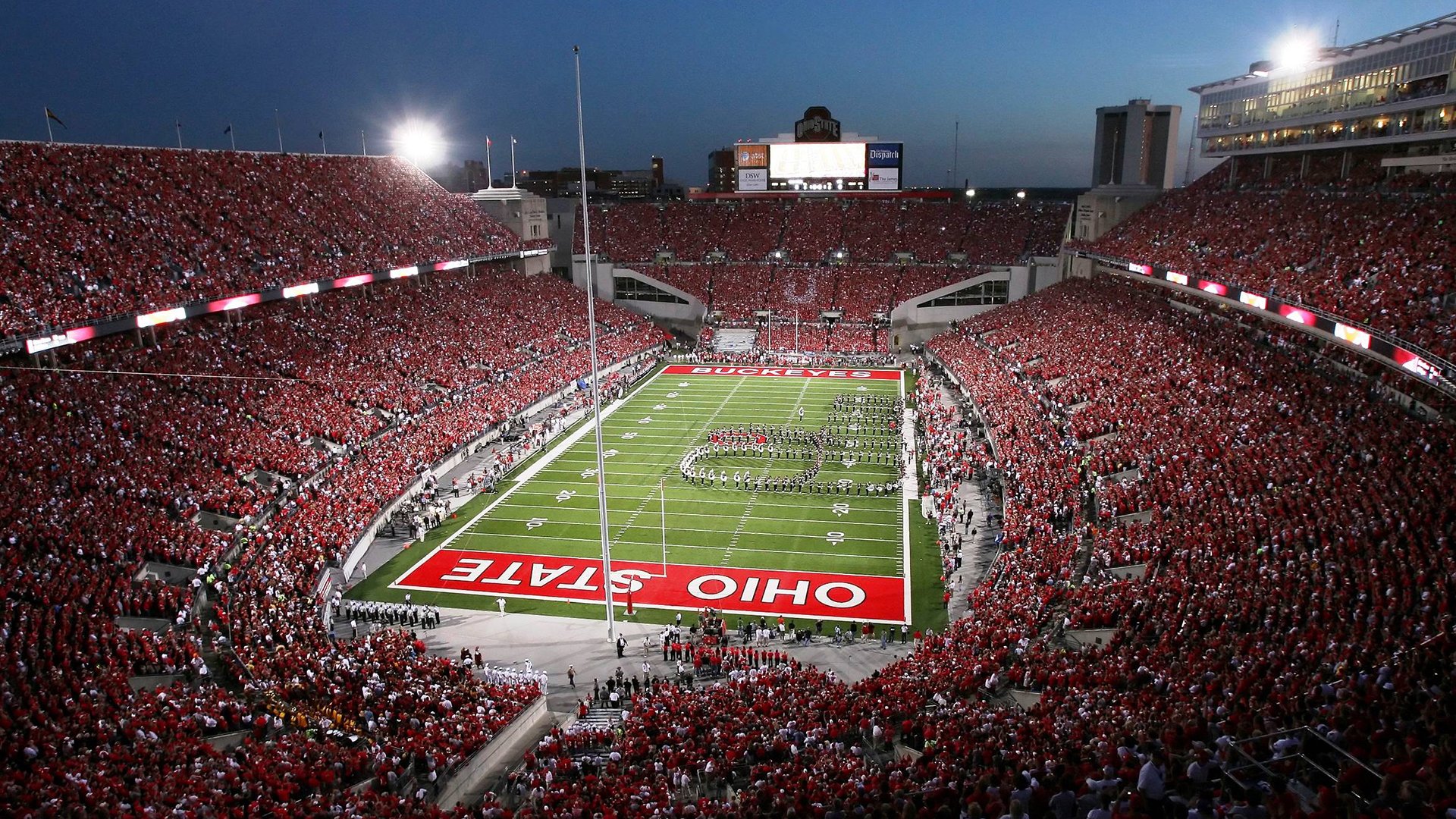 当世界杯绿茵场遇上CBA战场，跨越时空的体育热血交响